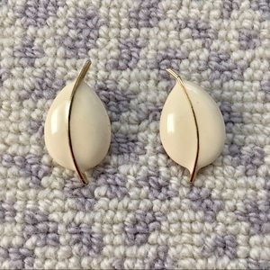 Vintage Cream and Gold Earrings